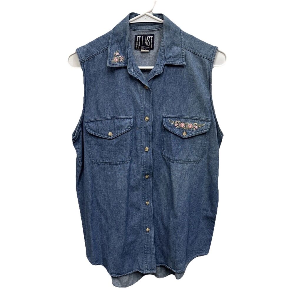 At Last Vintage Shirt M Sleeveless Cotton Denim Floral Embroidery Pockets Button